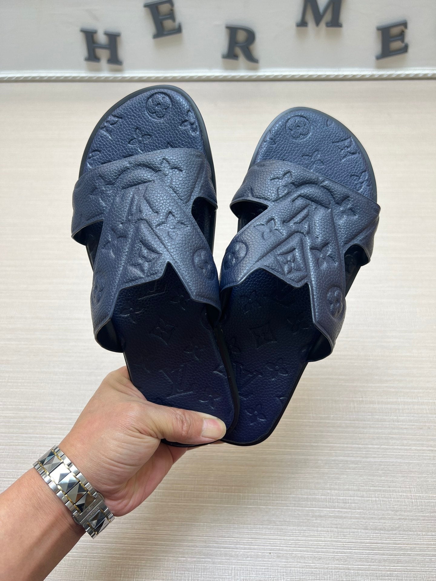 54E34ZDE Stylish slippers