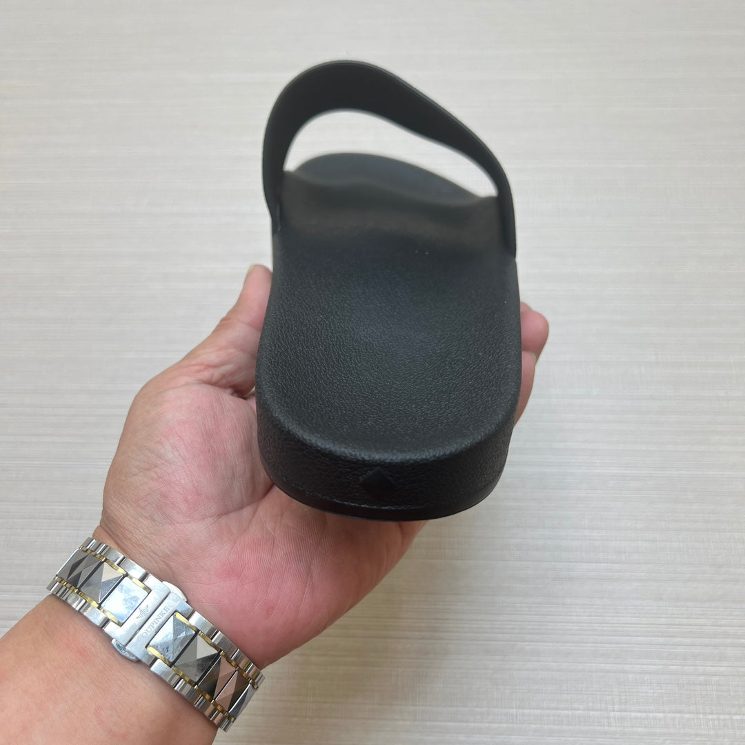 54M46ZDE Stylish slippers