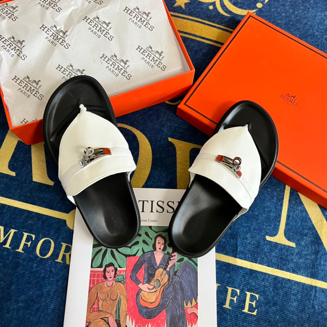 14H3ZDE Stylish Slippers