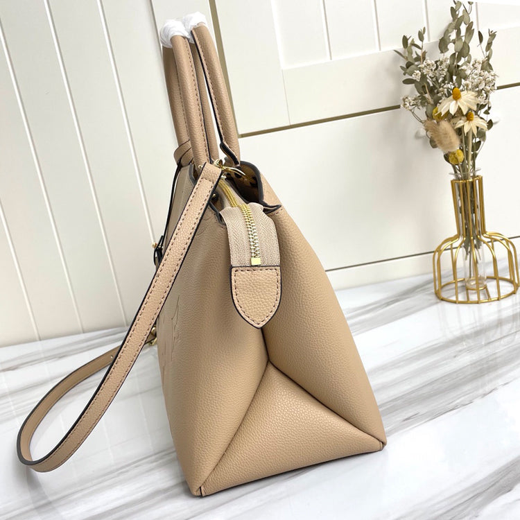 1E059BDE Stylish leather bag