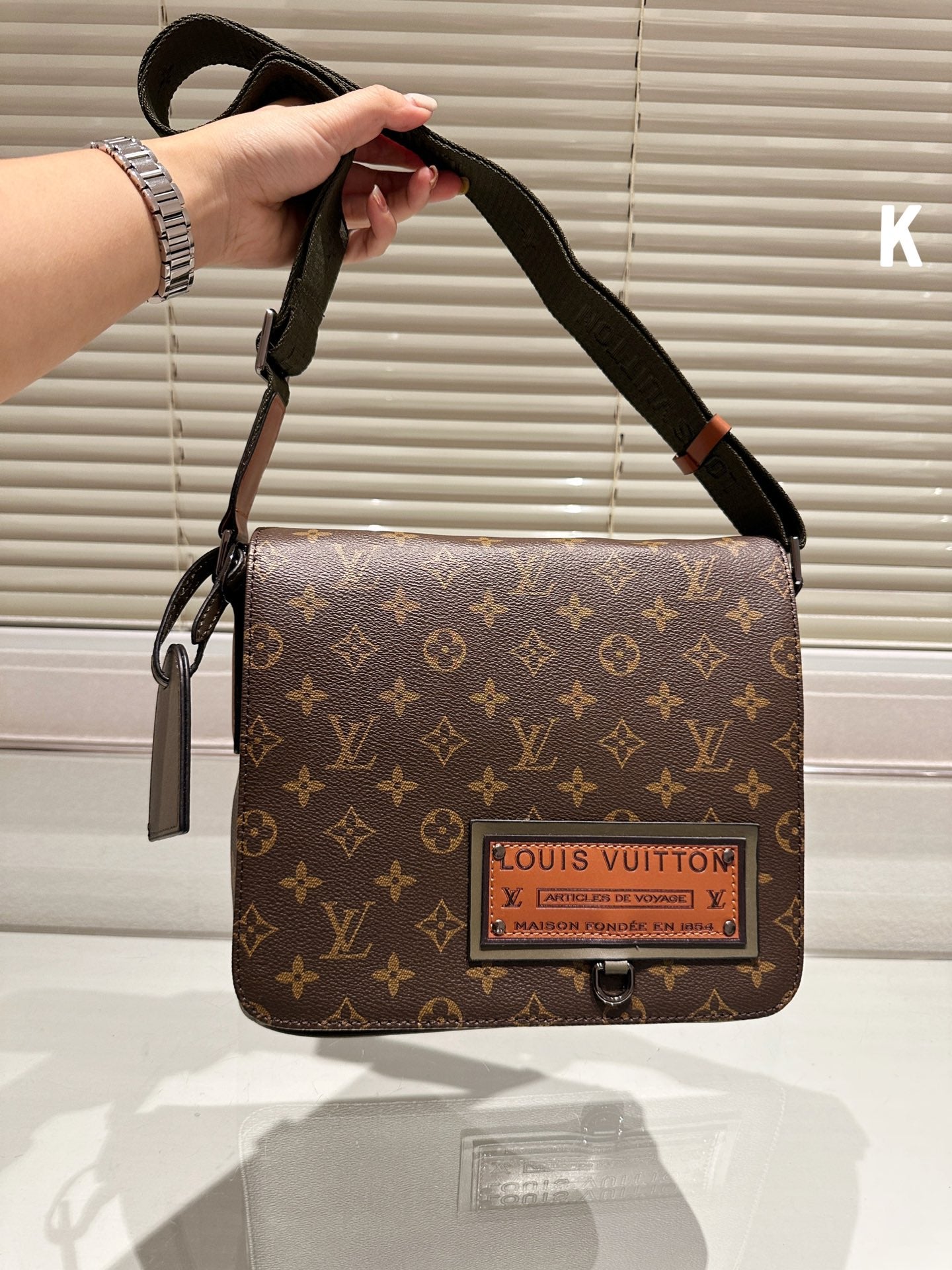 6XE182BDE Stylish leather bag