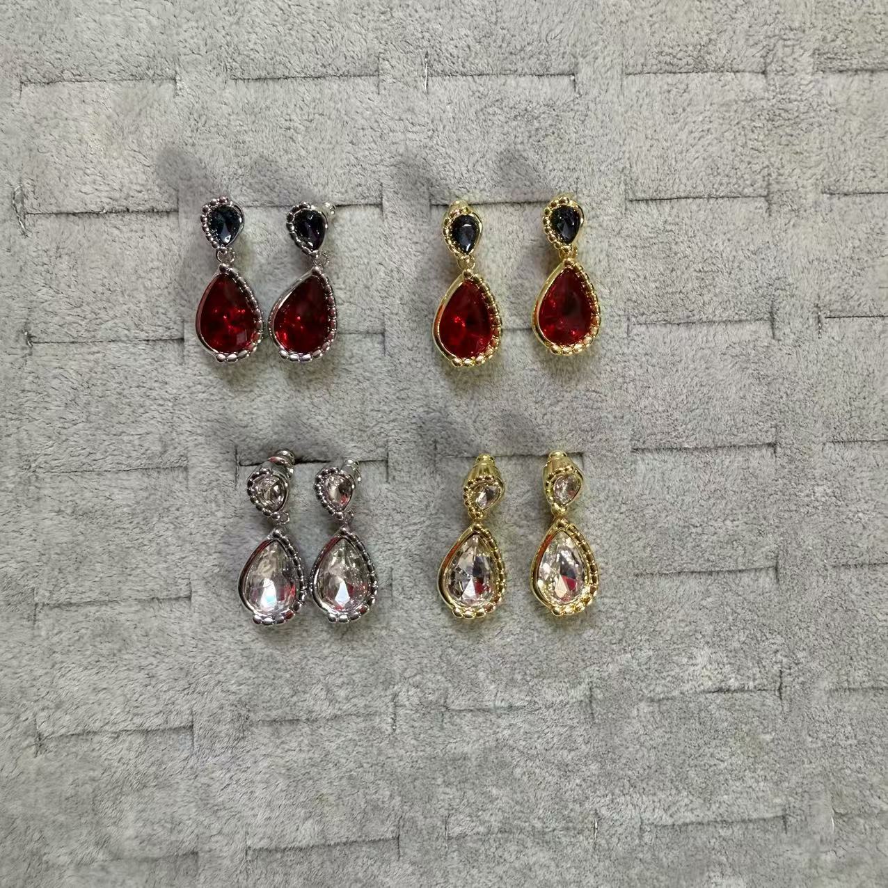 14D715EDE Stylish Earrings