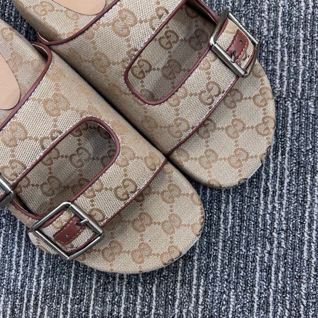 5QB17ZUE Popular shoes