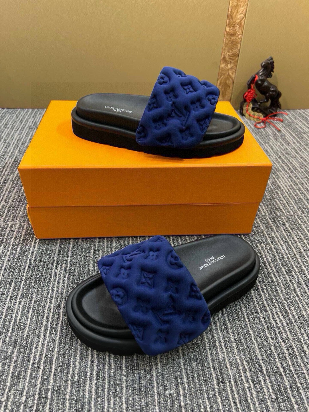 5QE13ZDE Stylish Slippers
