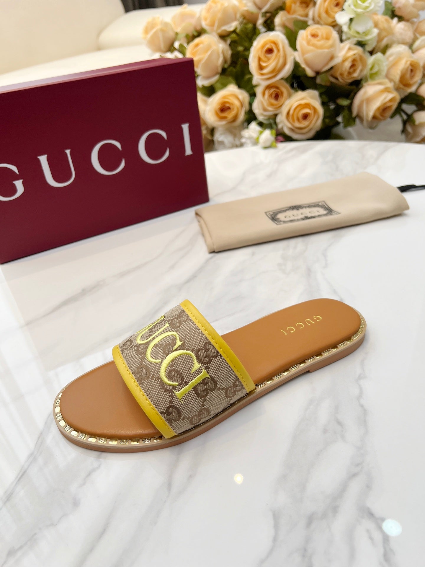 255QB29ZDE Stylish leather Slippers