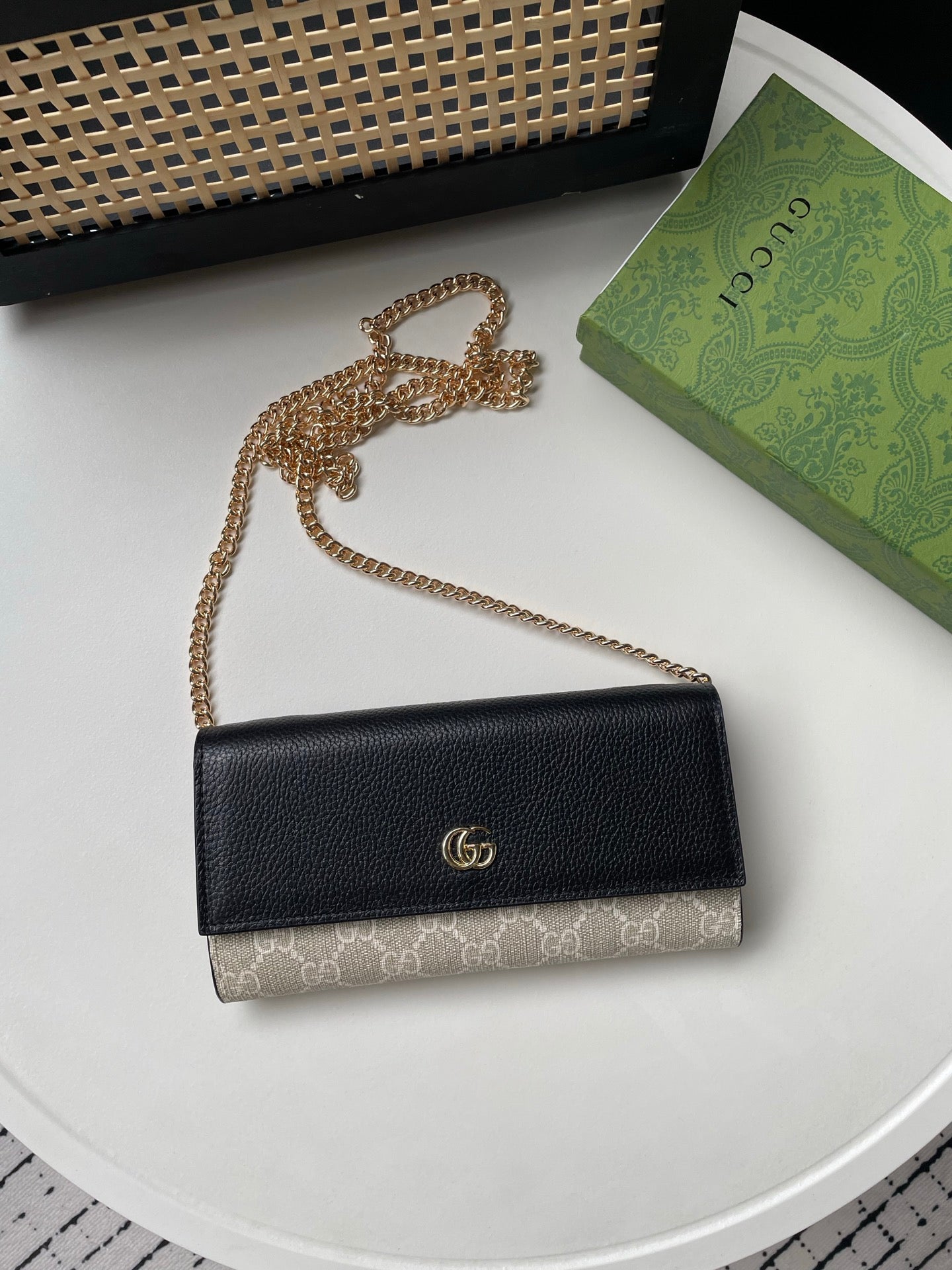 15RB71BDE Stylish leather bag