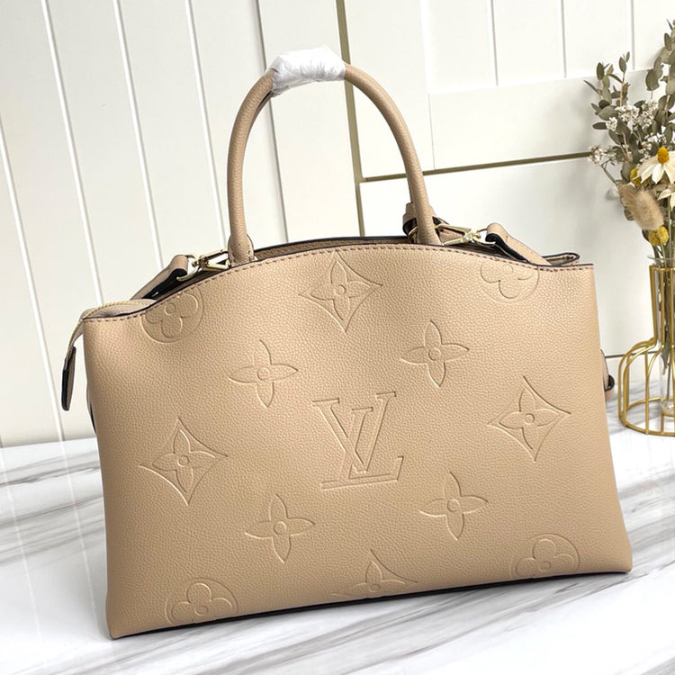 1E059BDE Stylish leather bag