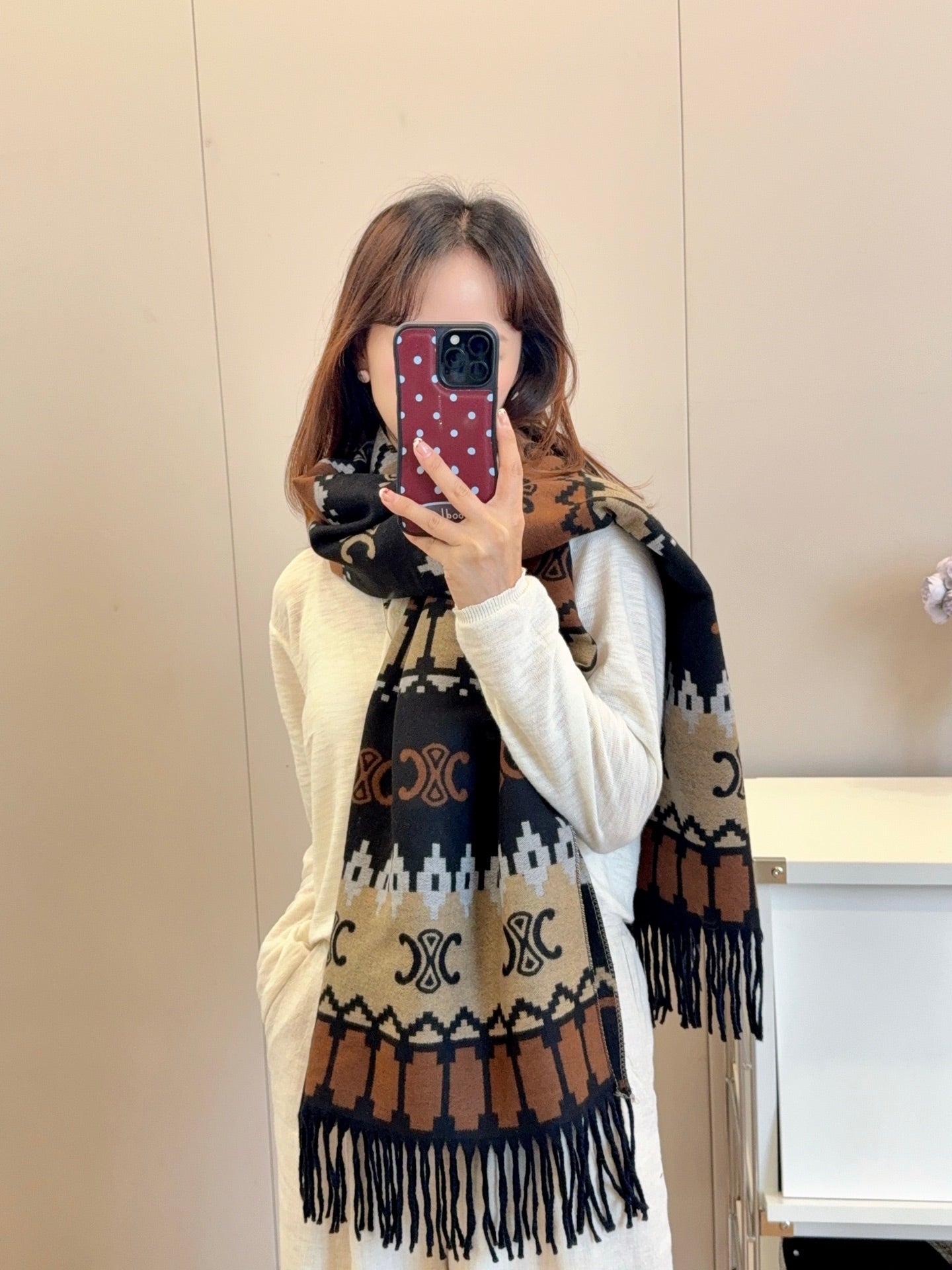 185ZN61WDE Stylish Winter Scarves