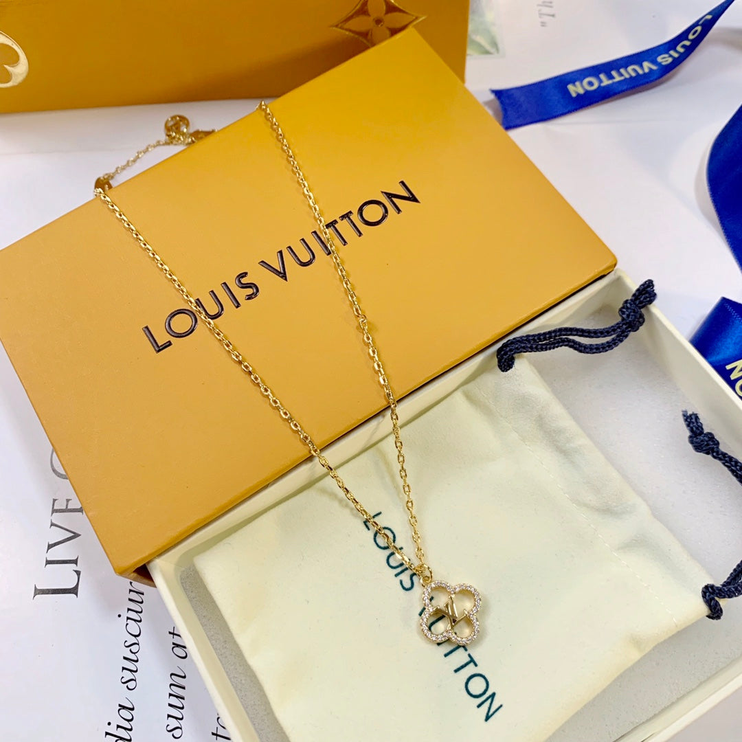 1YE248XDE Stylish Necklaces