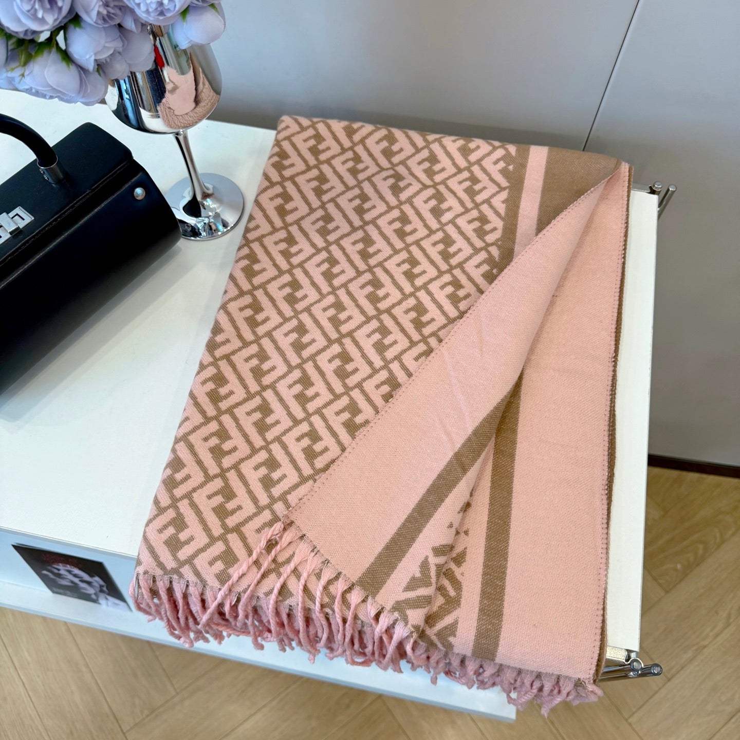 185ZF60WDE Stylish Winter Scarves