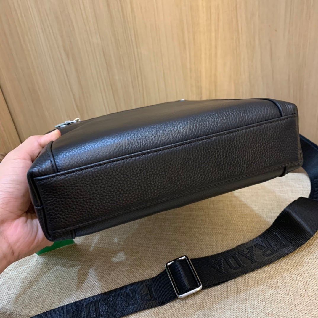 2XPD308BDE Stylish leather bag