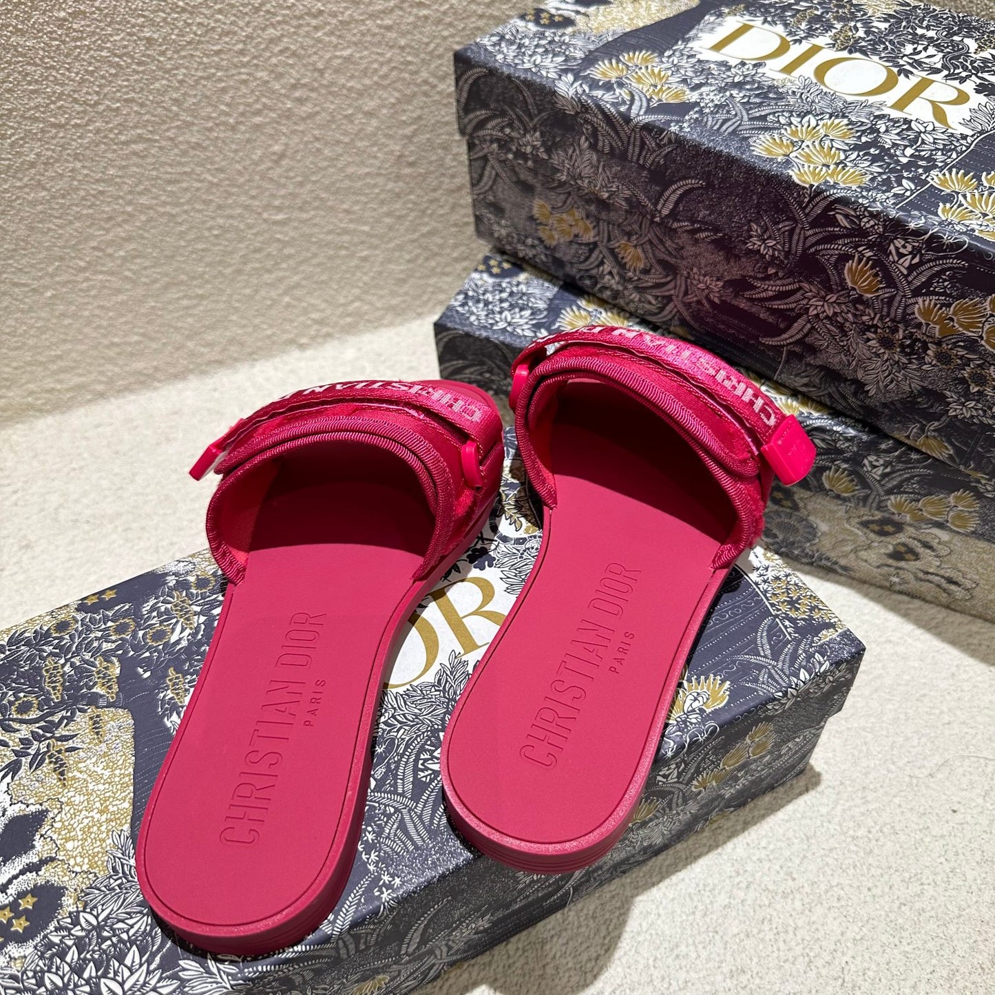 14D16ZDE Stylish slippers