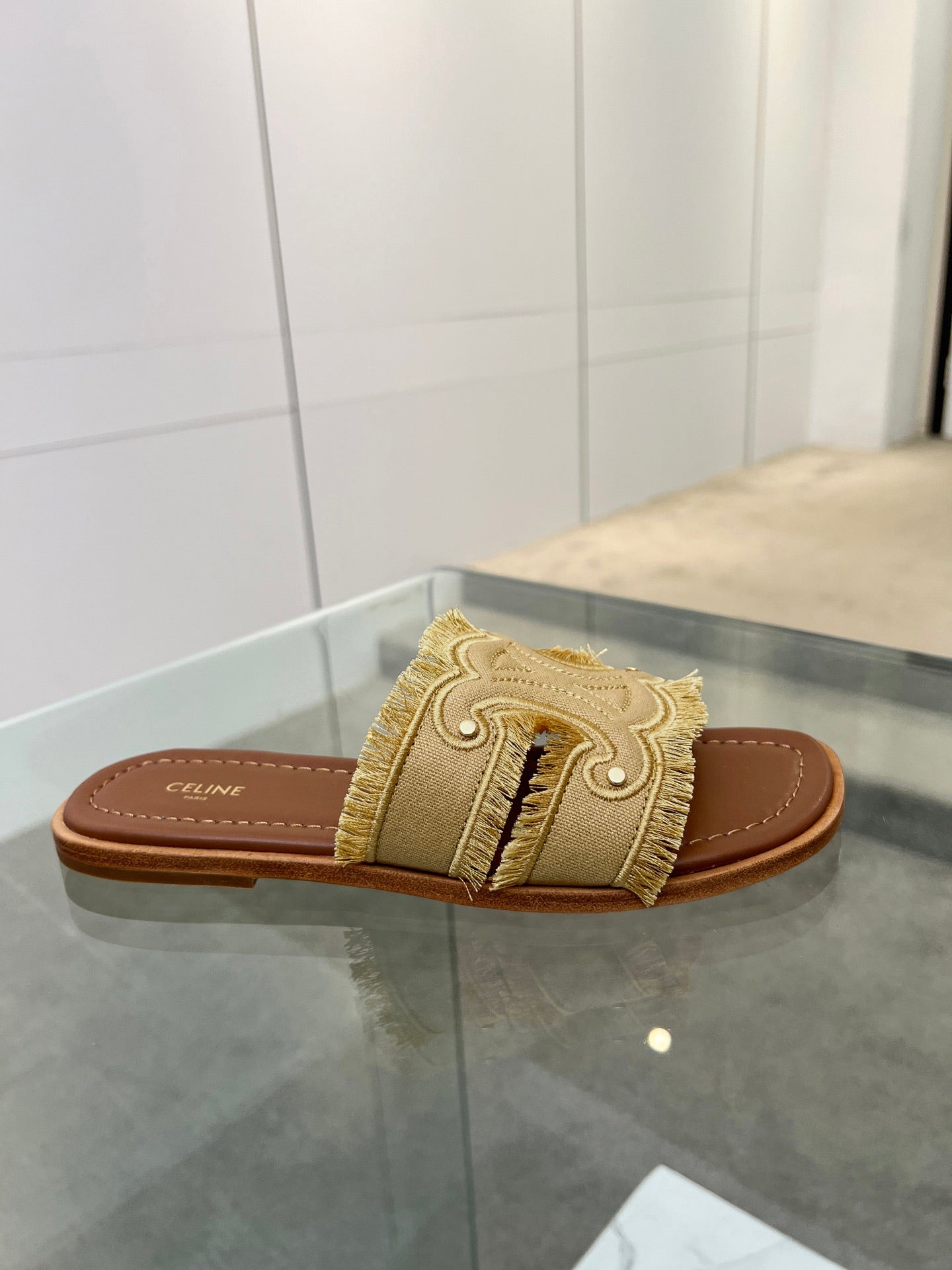 255QA25ZDE Stylish leather shoes