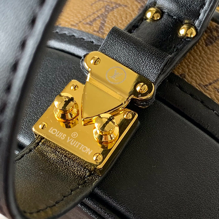 1E14BDE Stylish leather bag