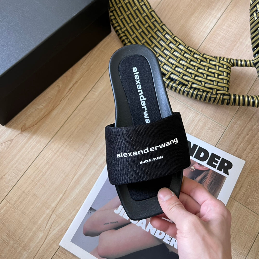 14A5ZDE Stylish Slippers