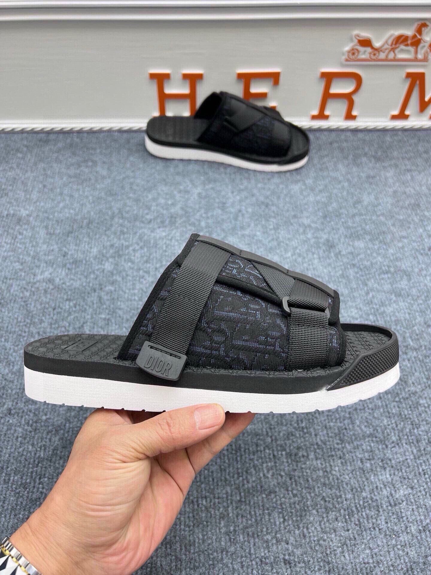 535ZD305ZDE Stylish Slippers