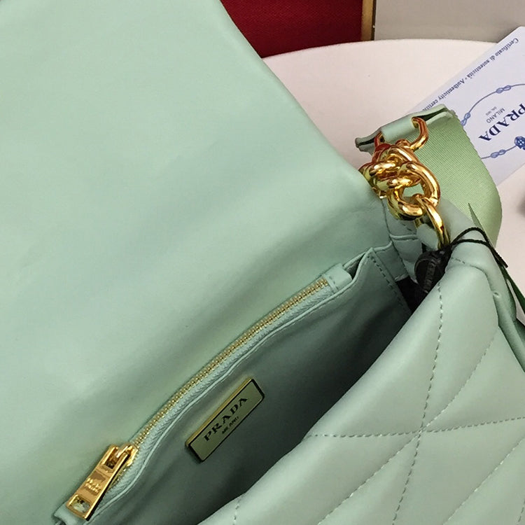 1PD03BDE Stylish leather bag