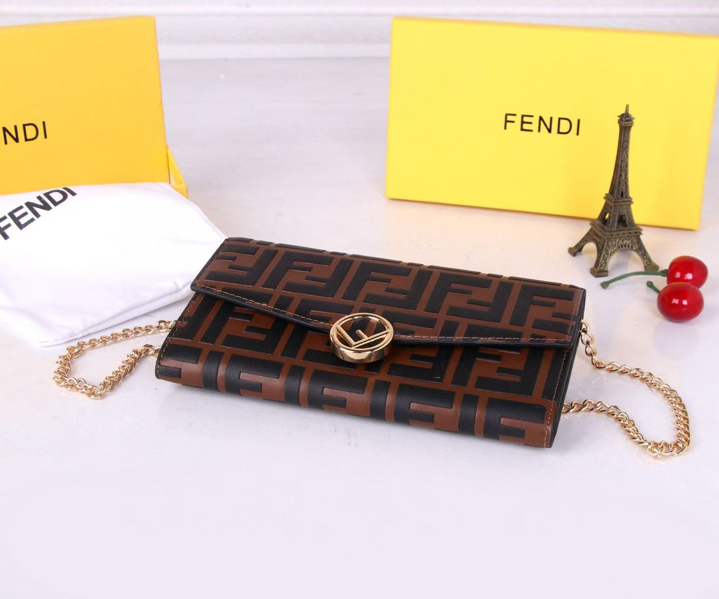 165NF107BDE Stylish leather bag