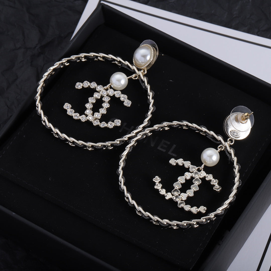 1YC14EDE Stylish Earrings