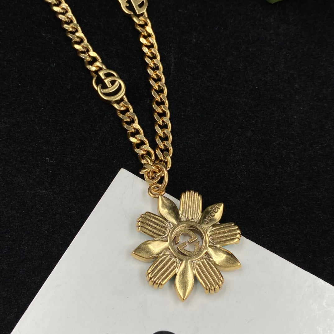 15NB10XDE Stylish Necklaces