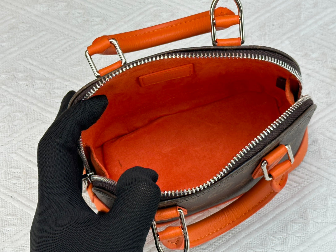 155XE20BDE Stylish leather bag