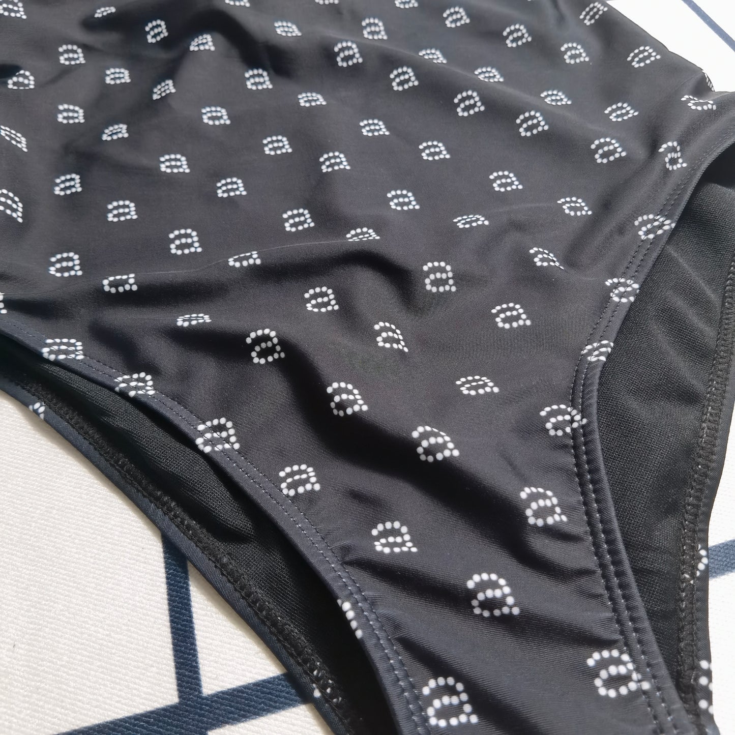 14A114YDE Stylish Bikini swimsuit