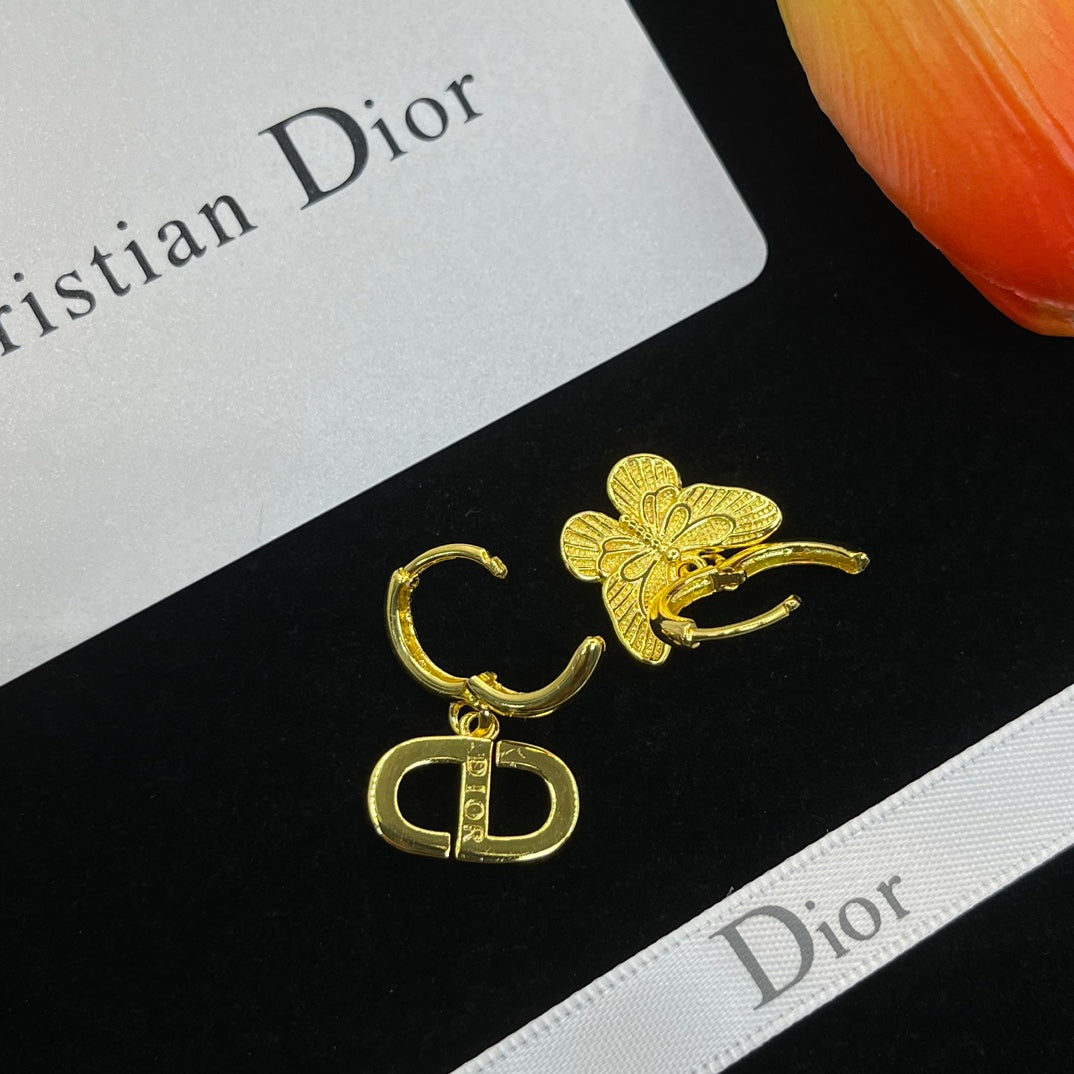 14D1062EDE Stylish Earrings