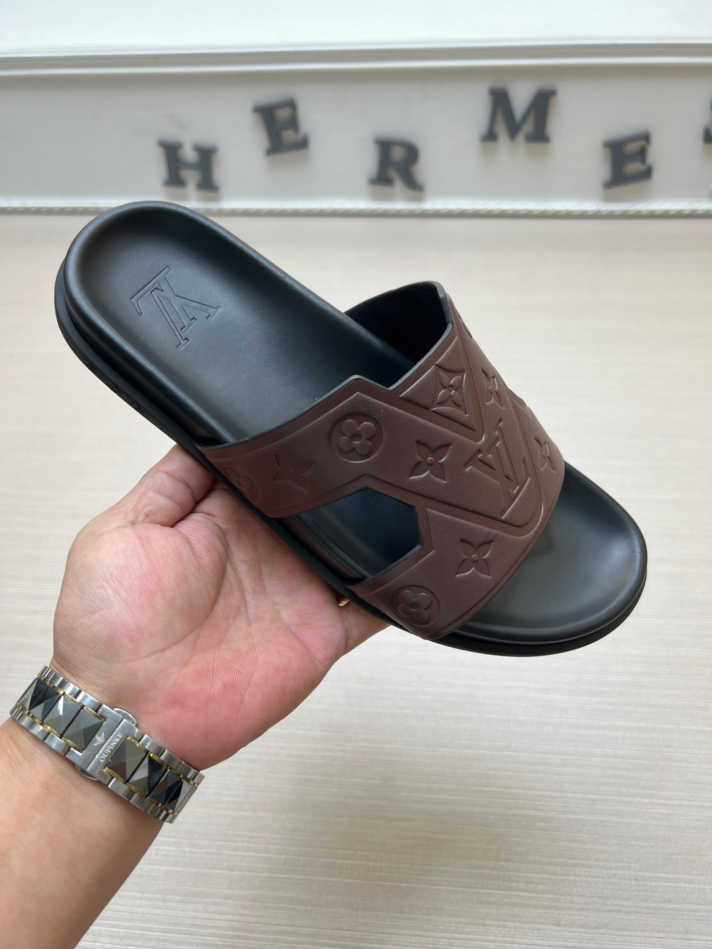 54E66ZDE Stylish slippers