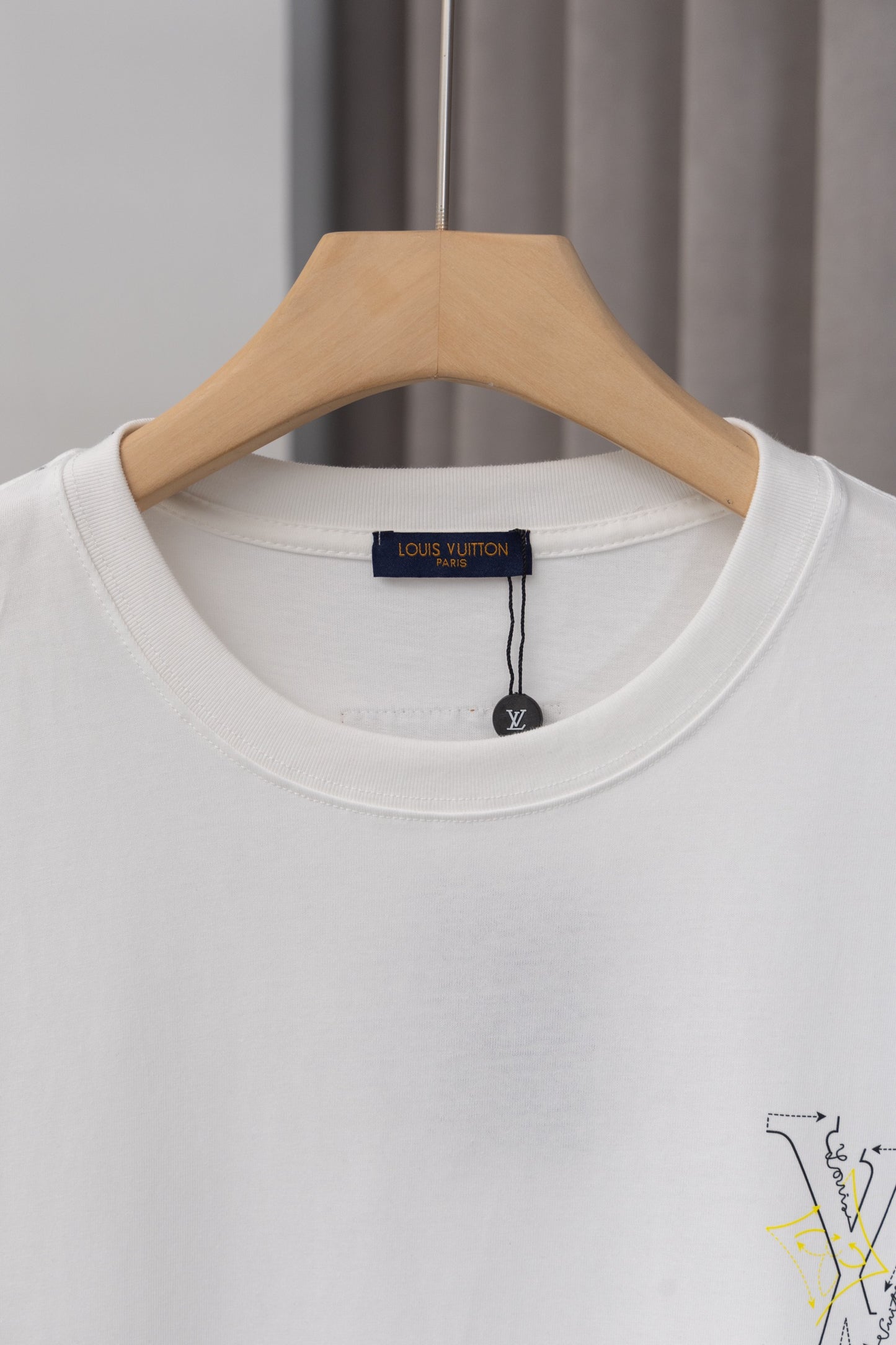 1ZE561UDE Stylish T-shirts
