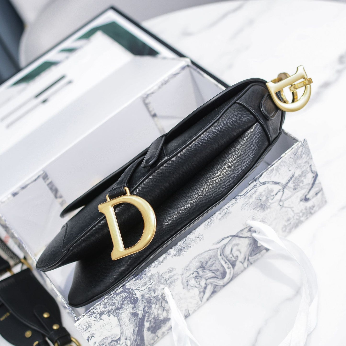 5E15BDE Stylish leather bag