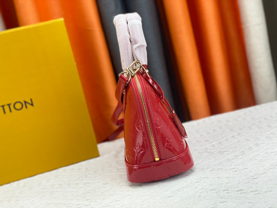 165NE97BDE Stylish leather bag