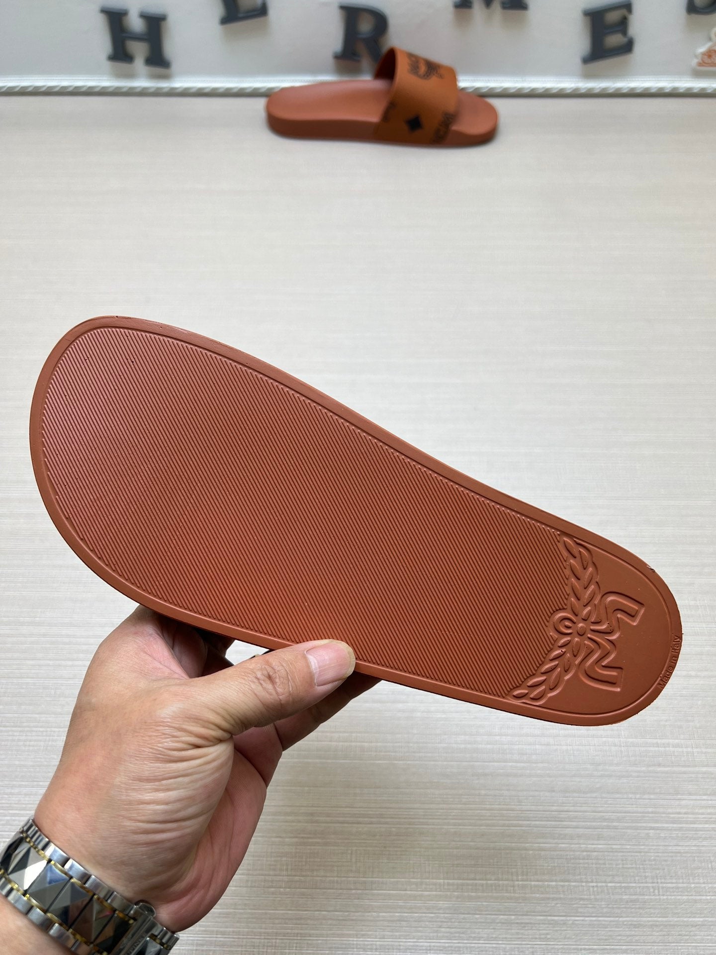 54M43ZDE Stylish slippers