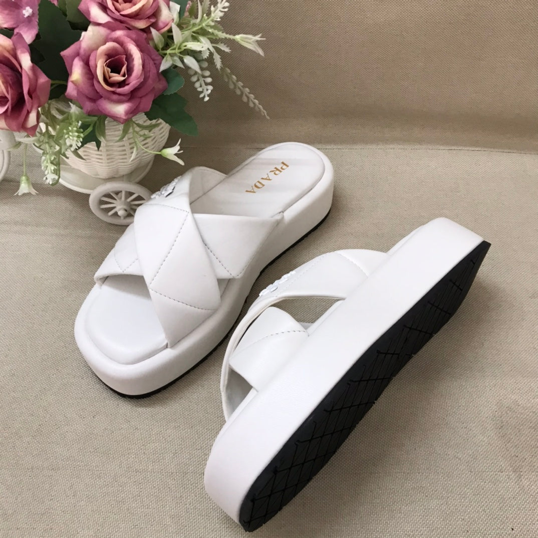 14PD25ZDE Stylish slippers