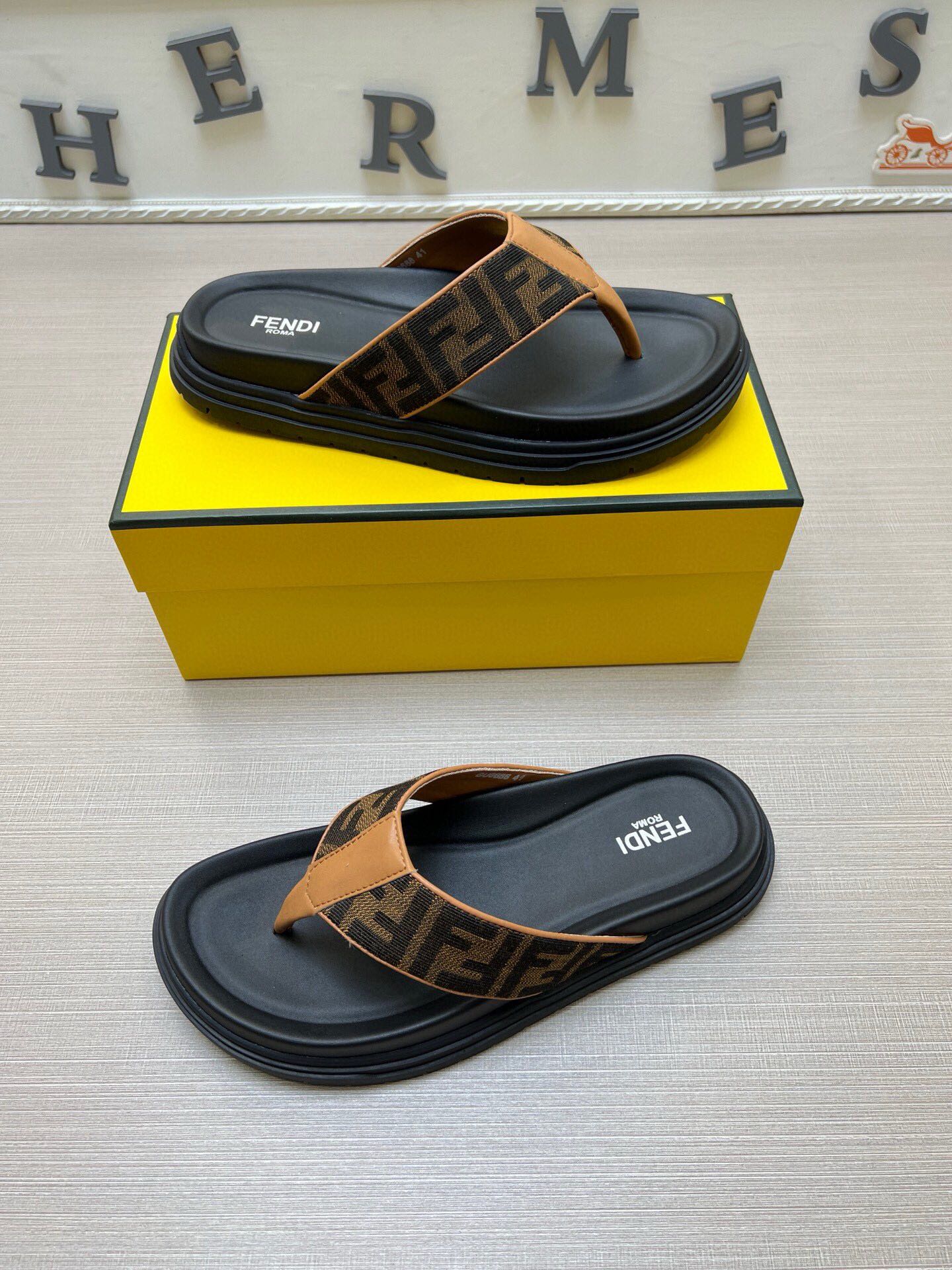 5LF222ZDE Stylish Slippers
