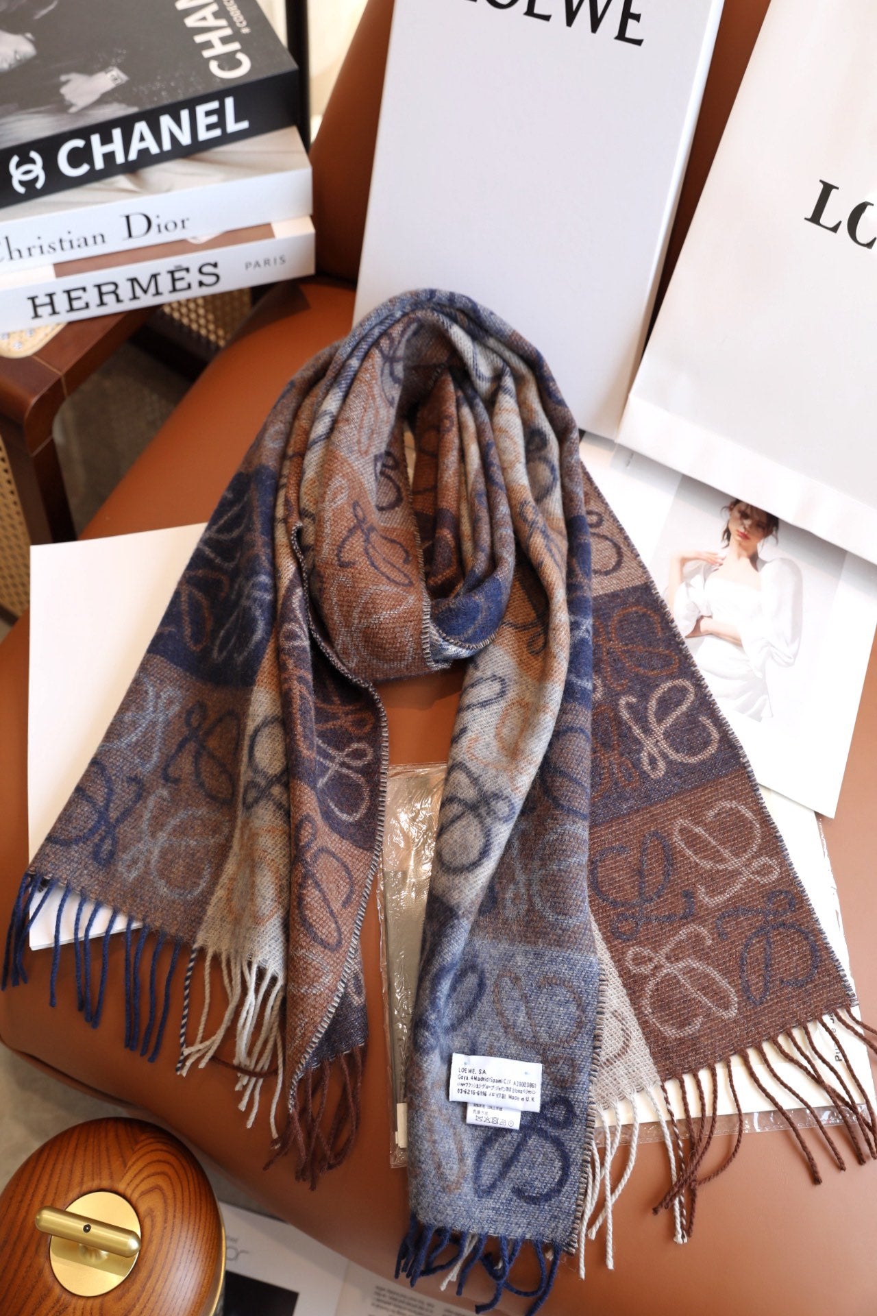 175RA13WDE Stylish Winter Scarves