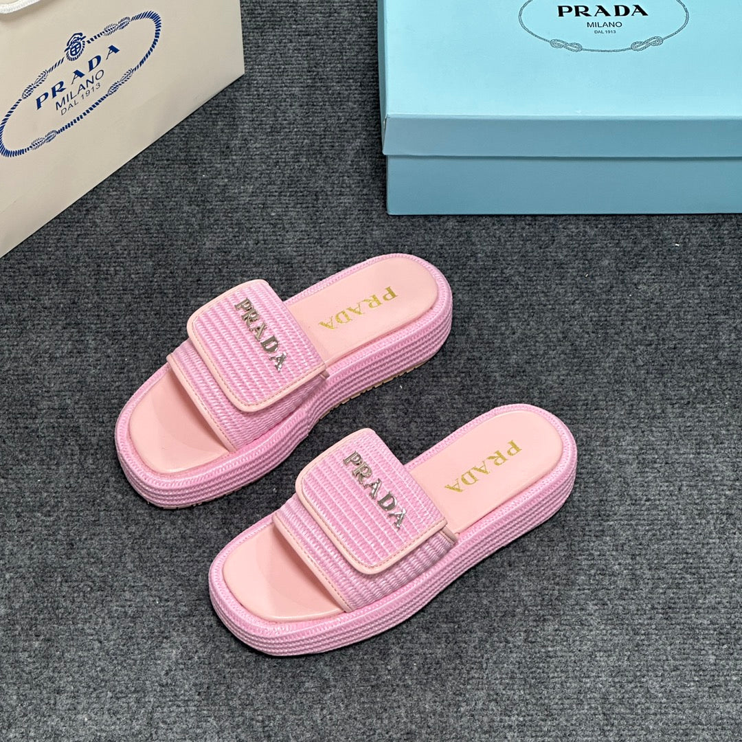 14PD24ZDE Stylish slippers