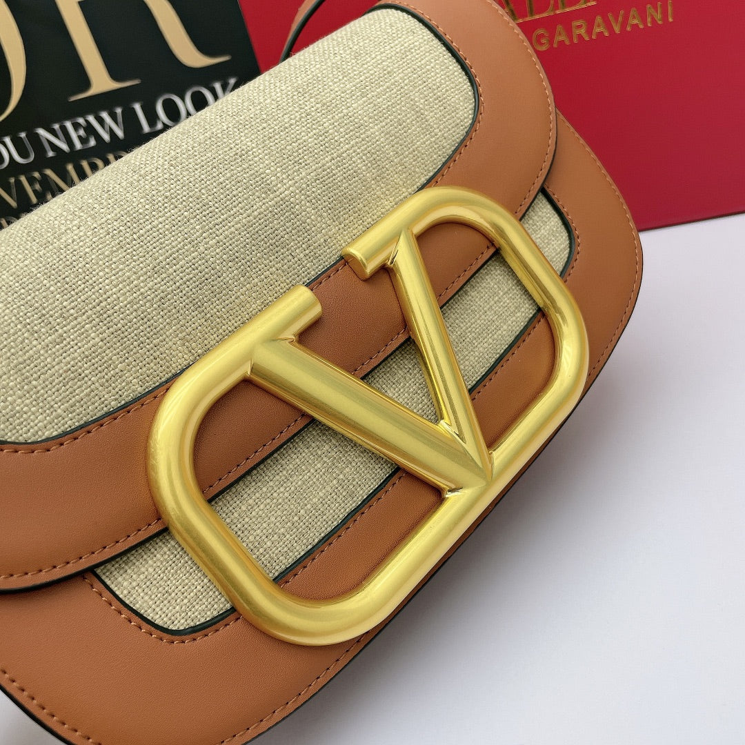 5A45BDE Stylish leather bag