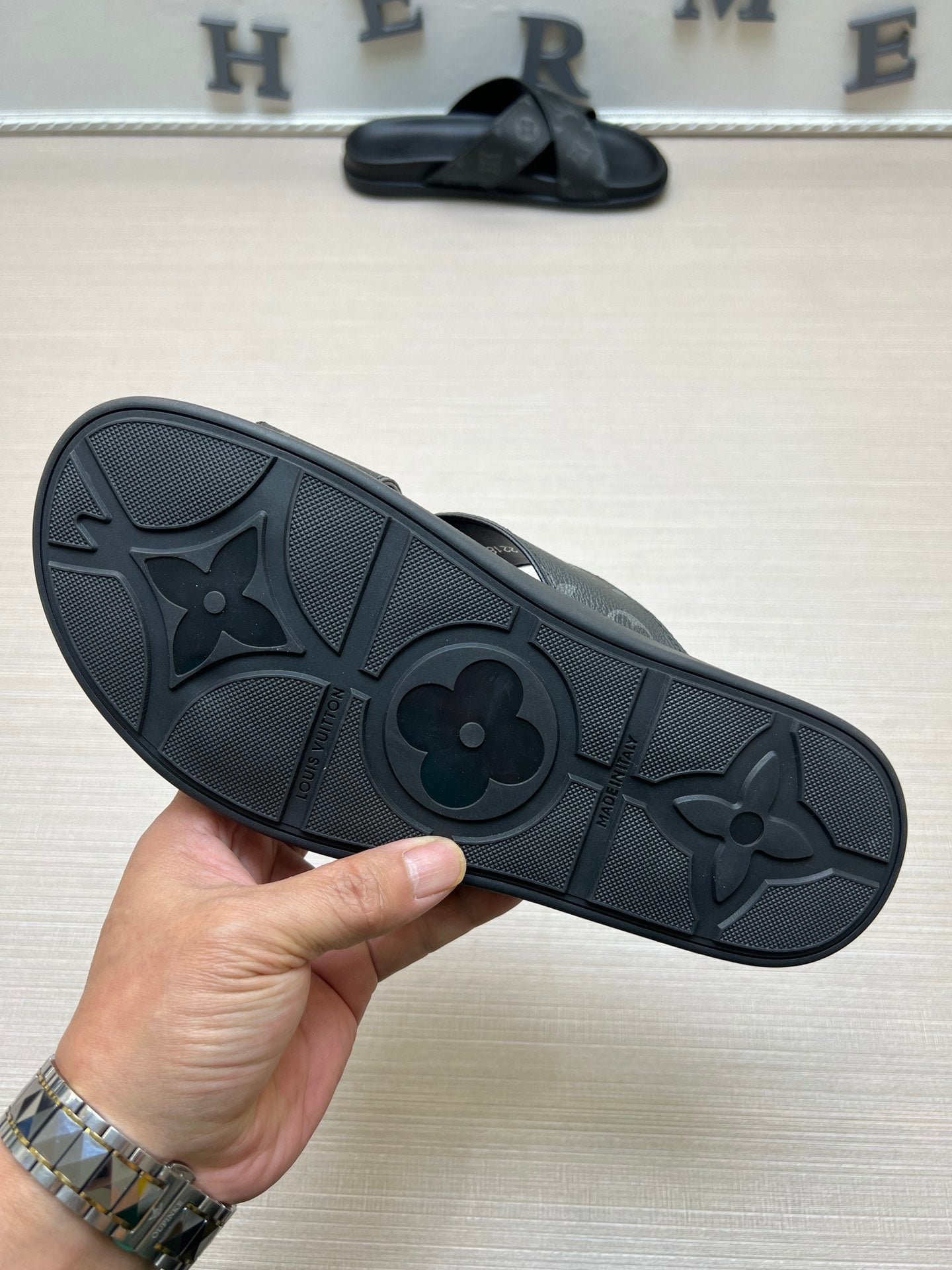 54E56ZDE Stylish slippers