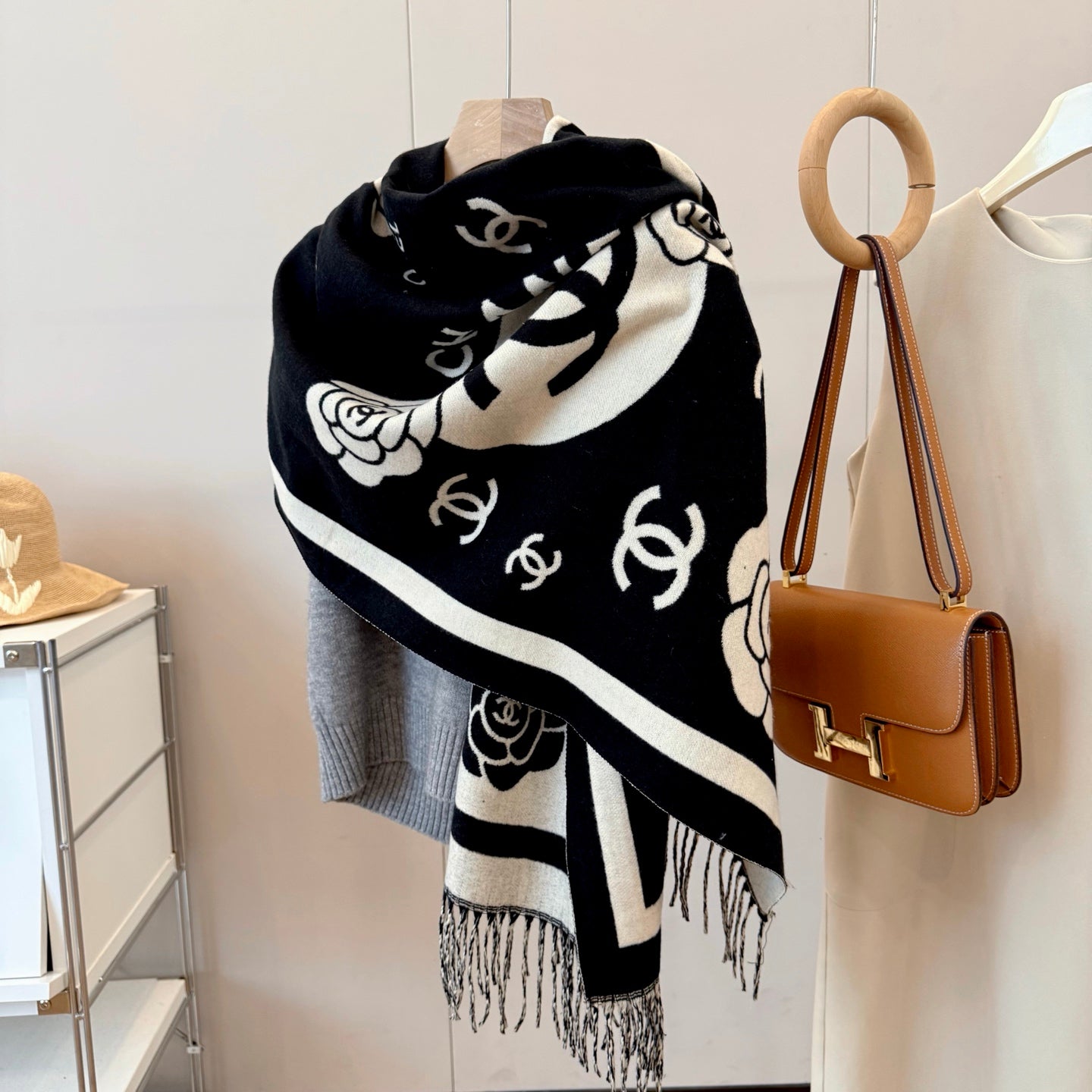 185ZC15WDE Stylish Winter Scarves
