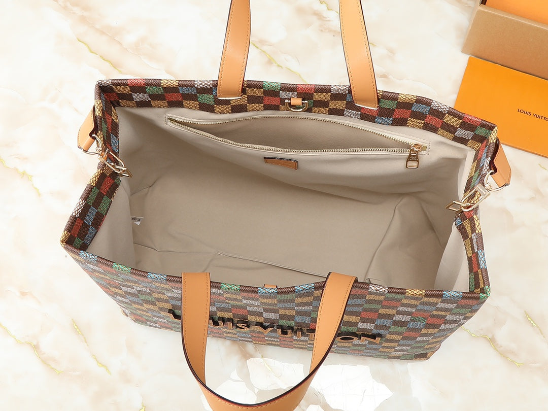 15XE7BDE Stylish leather bag