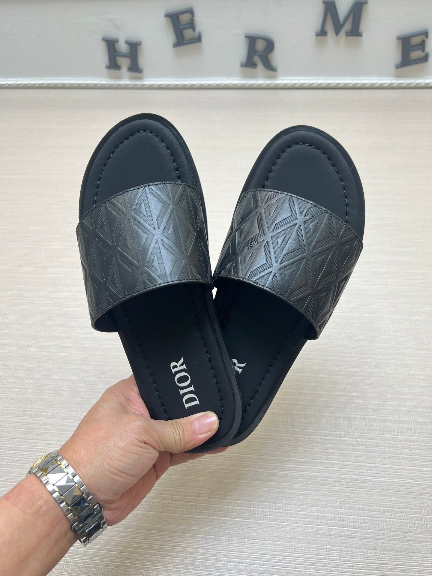 54D78ZDE Stylish slippers