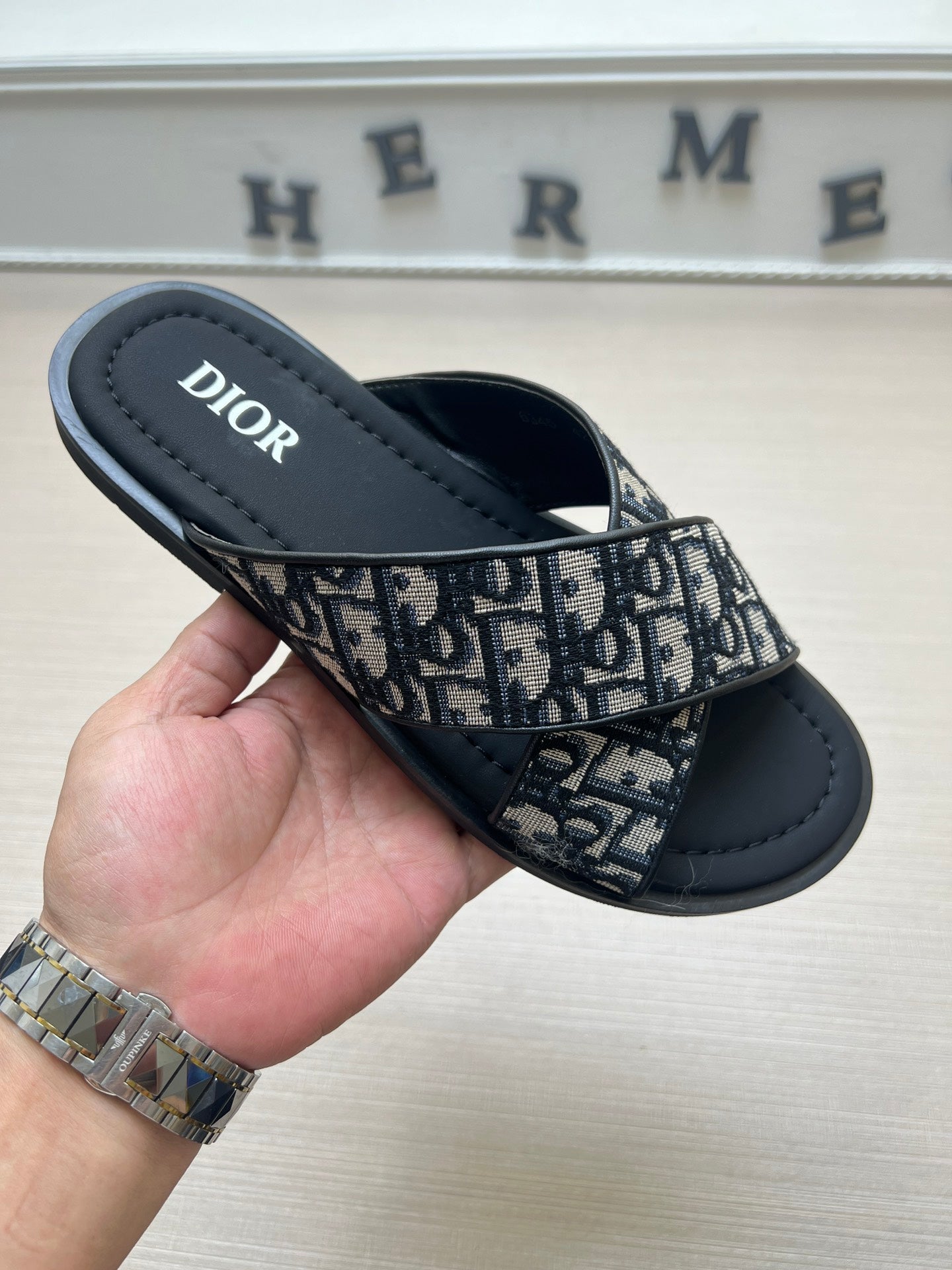 54D79ZDE Stylish slippers