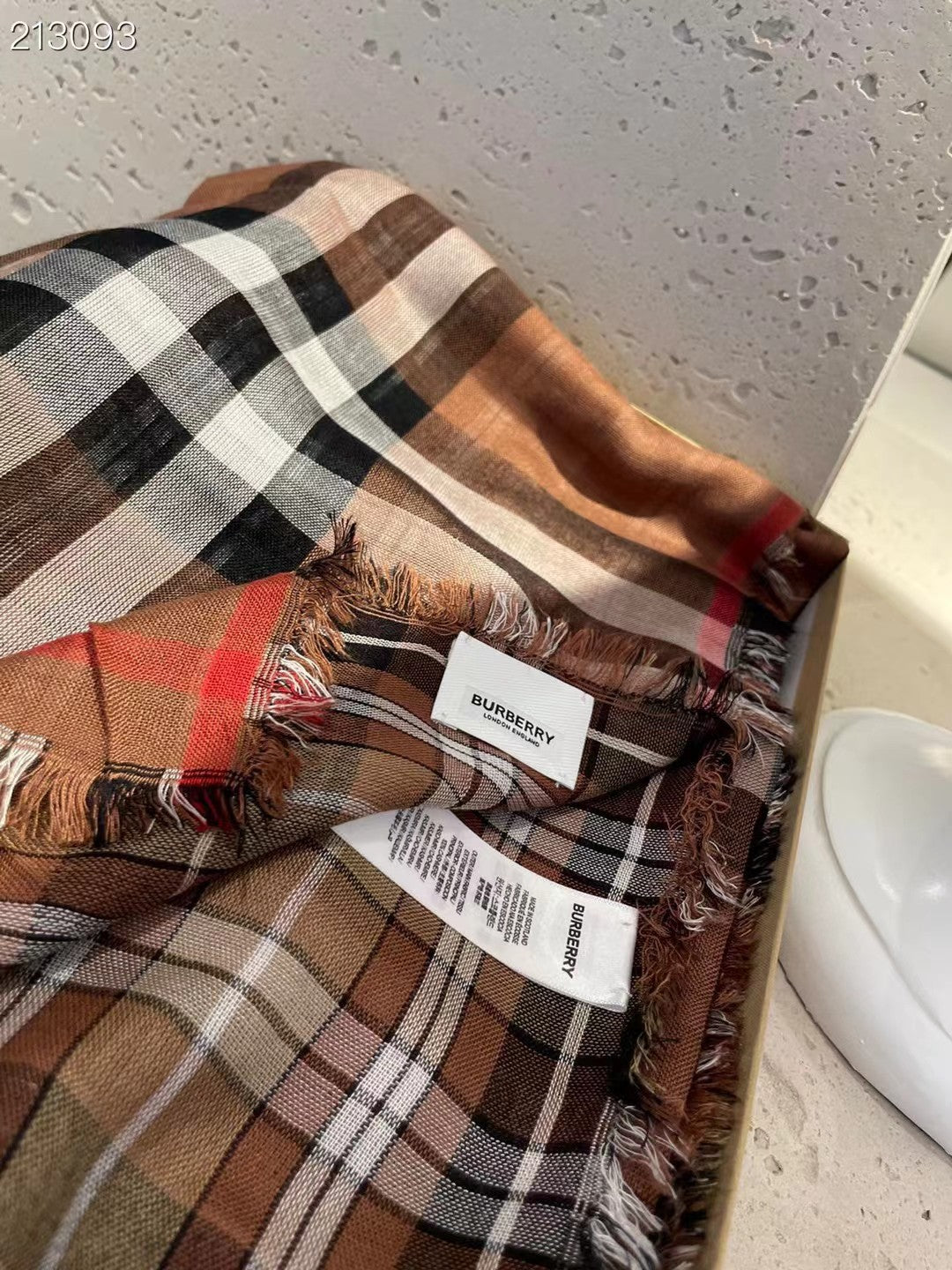 175RR9WDE Stylish Winter Scarves