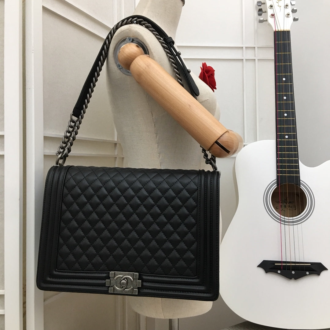 5C60BDE Stylish leather bag