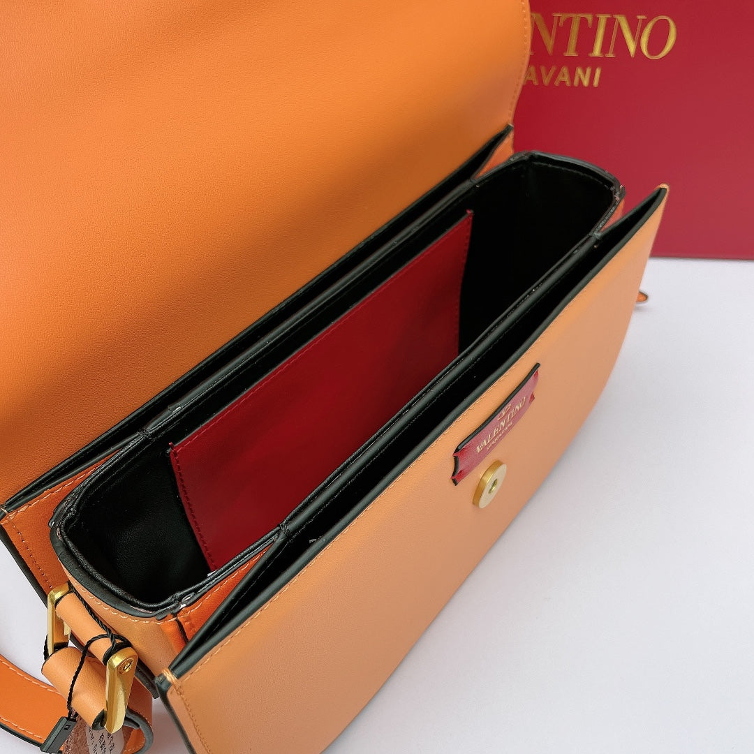 5A45BDE Stylish leather bag