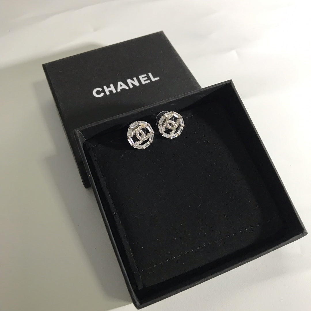 14C793EDE Stylish Earrings
