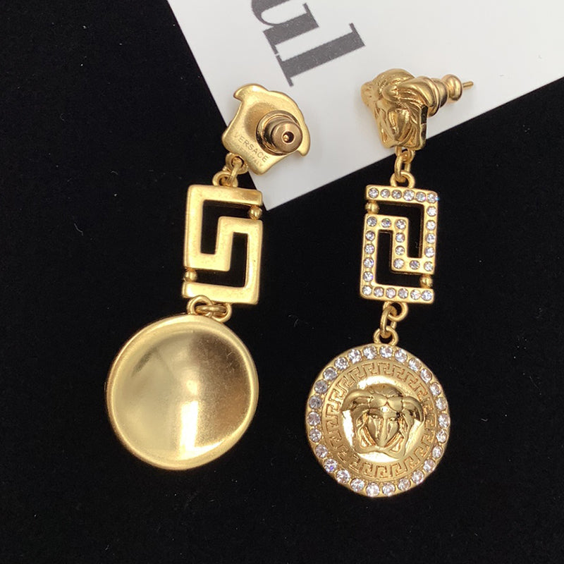 3V68EDE Stylish Earrings