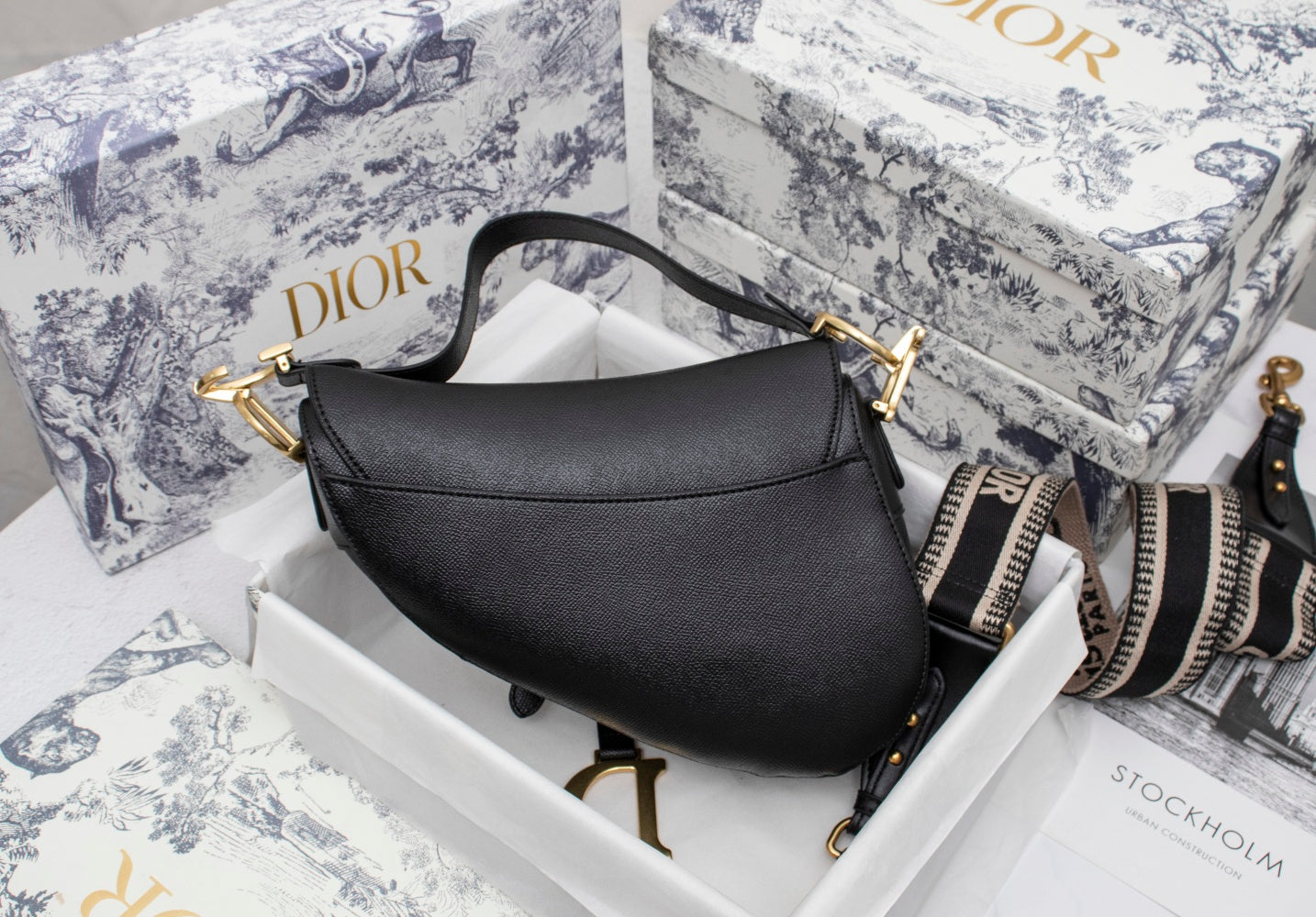 5D11BDE Stylish leather bag