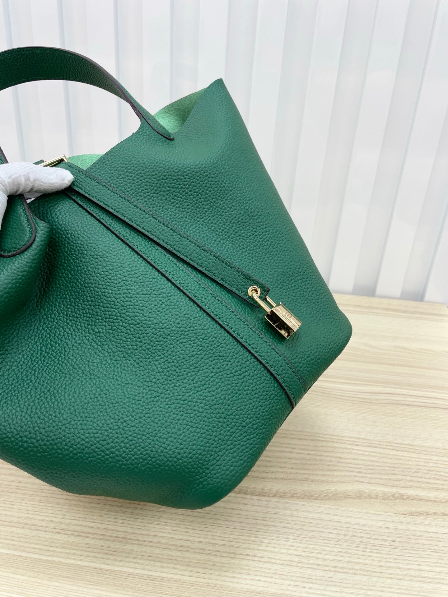 15RH5BDE Stylish leather bag