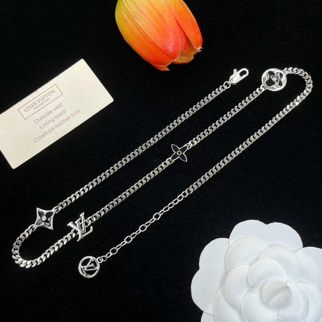 14E1001XDE Stylish Necklaces
